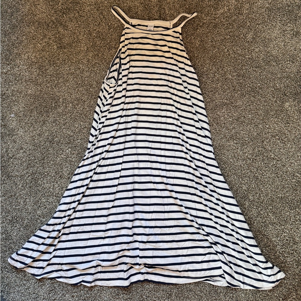Old navy dress in a size large